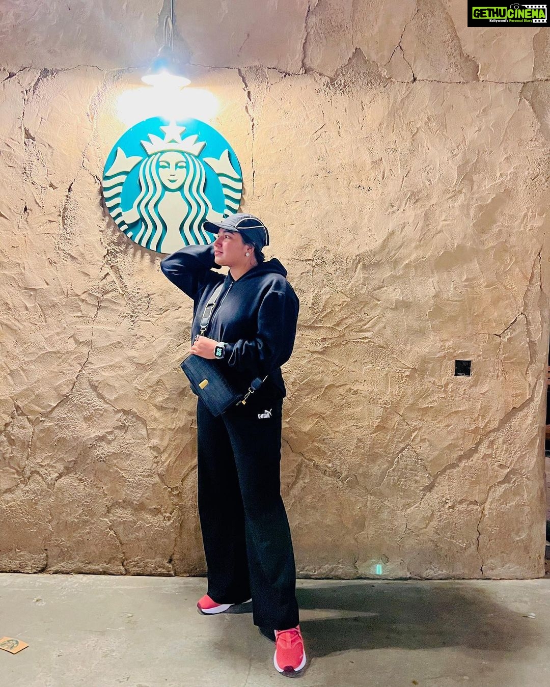 Grace Antony Instagram - Take only pictures,leave only footprints 🌏 . . . . . . . #travel #solotravel #graceantony #dubai #alseefdubai #alseef #travelgram #blessed #greatful #starbucks Old Dubai