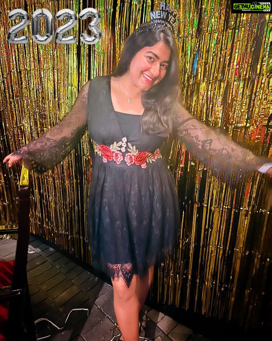 Grace Antony Instagram - 2️⃣0️⃣2️⃣3️⃣ . . . . . . . #newyear #happynewyear #2023 #happynewyear2023 #graceantony #newseason #party #blackdress Irish Village Dubai
