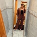 Grace Antony Instagram - 🍗🫥 . . . . Wearing @gospelofdesign @stylestoriesbypriyanka 🤍 #graceantony #promotion #saturdaynight #movies #malayalam #saniyaiyappan