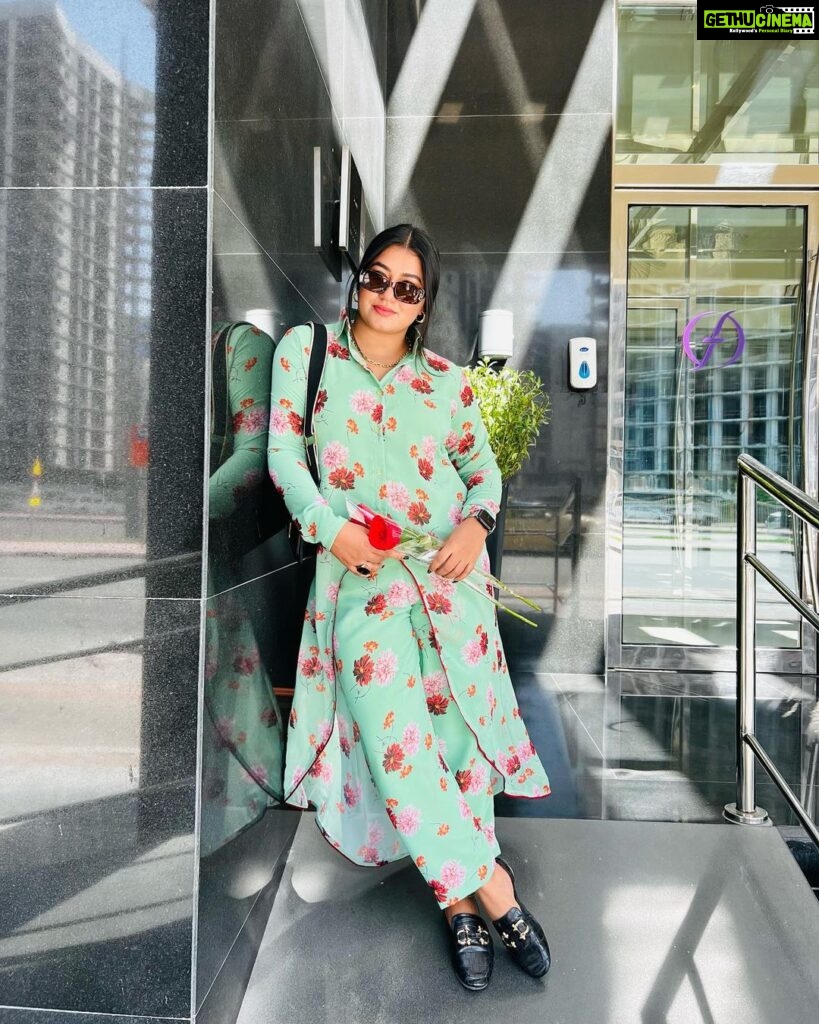 Grace Antony Instagram - Just like flowers 🌷 . . . Wearing @dr_salva_arshad__ . #graceantony #dubai #dubailifestyle #style Dubai UAE