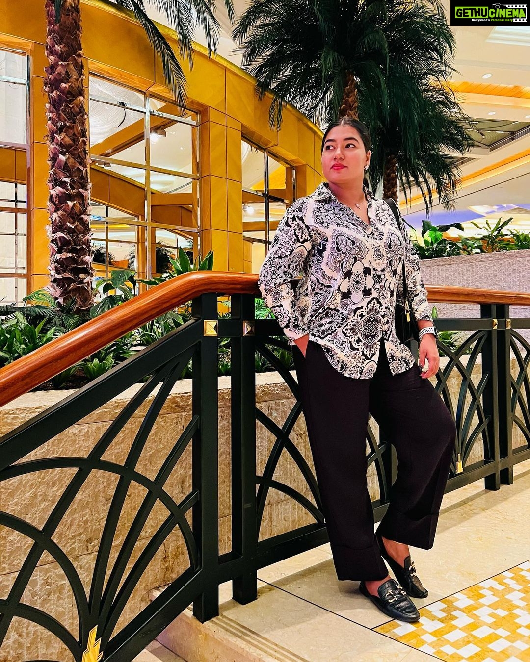 Grace Antony Instagram - Some 🖤&🤍 . . . . #black #white #blackandwhite #grace #graceantony #dubai #zara Grand Hyatt Dubai