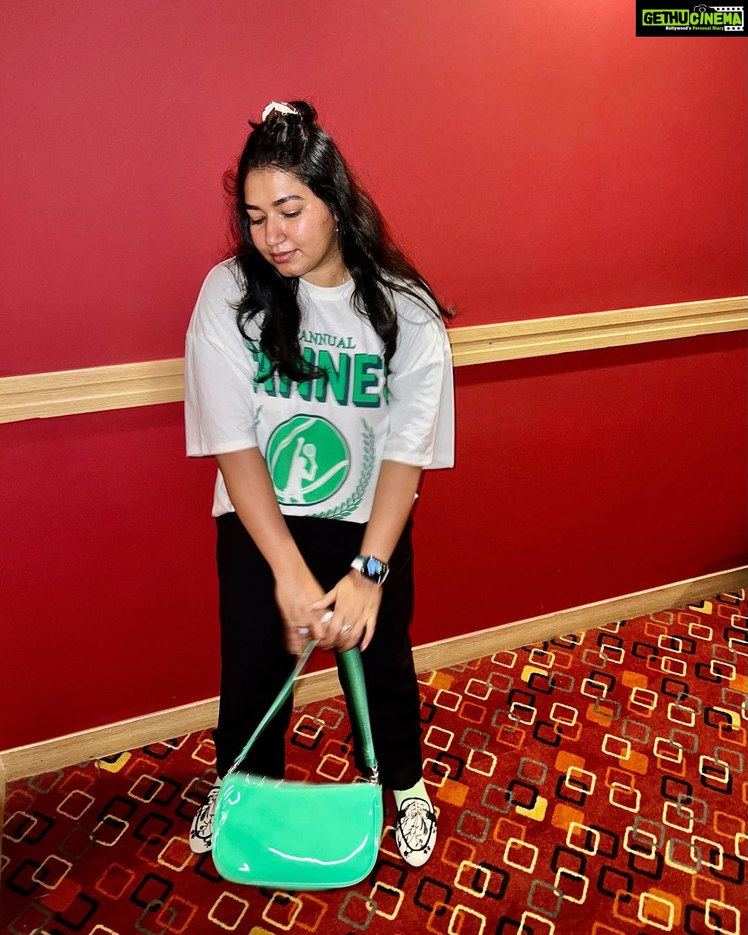 Grace Antony Instagram - This is how I actually pose 🧑🏻🎤 . . . . #graceantony #instapose #casualstyle #casual #casualoutfit