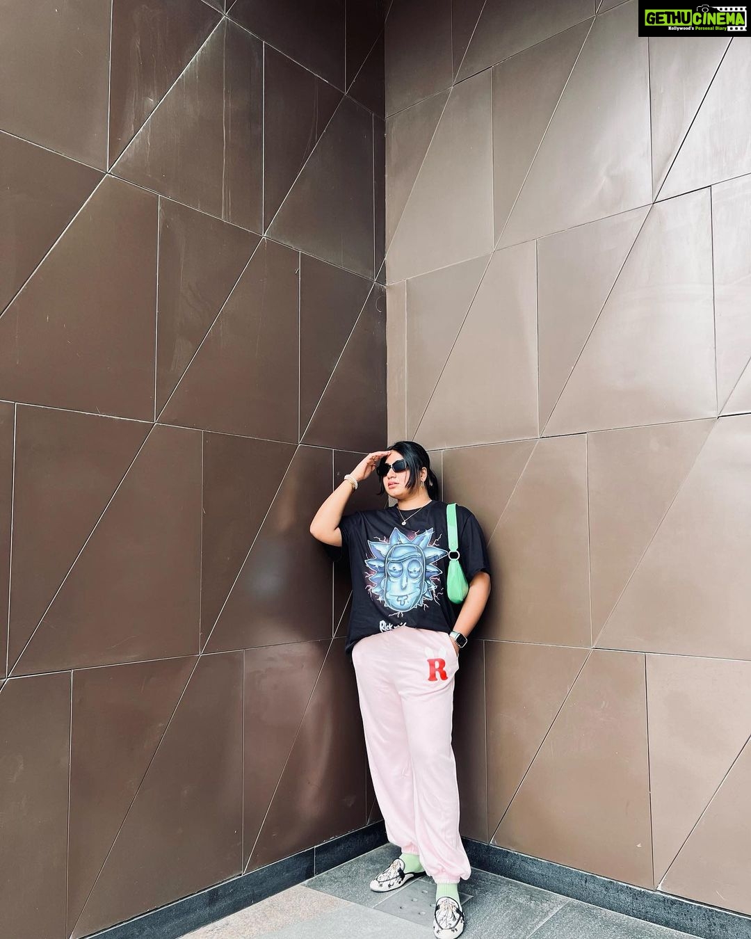 Grace Antony Instagram - WowMe🤎💚 . . . . #graceantony #casualoutfit #casualstyle
