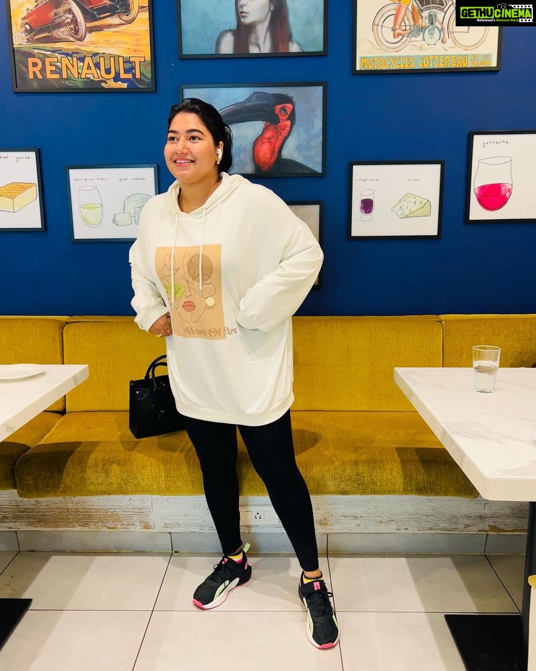 Grace Antony Instagram - Candy’s 🍭 . . . . #casualstyle #graceantony #ootd #hoodie Chennai City