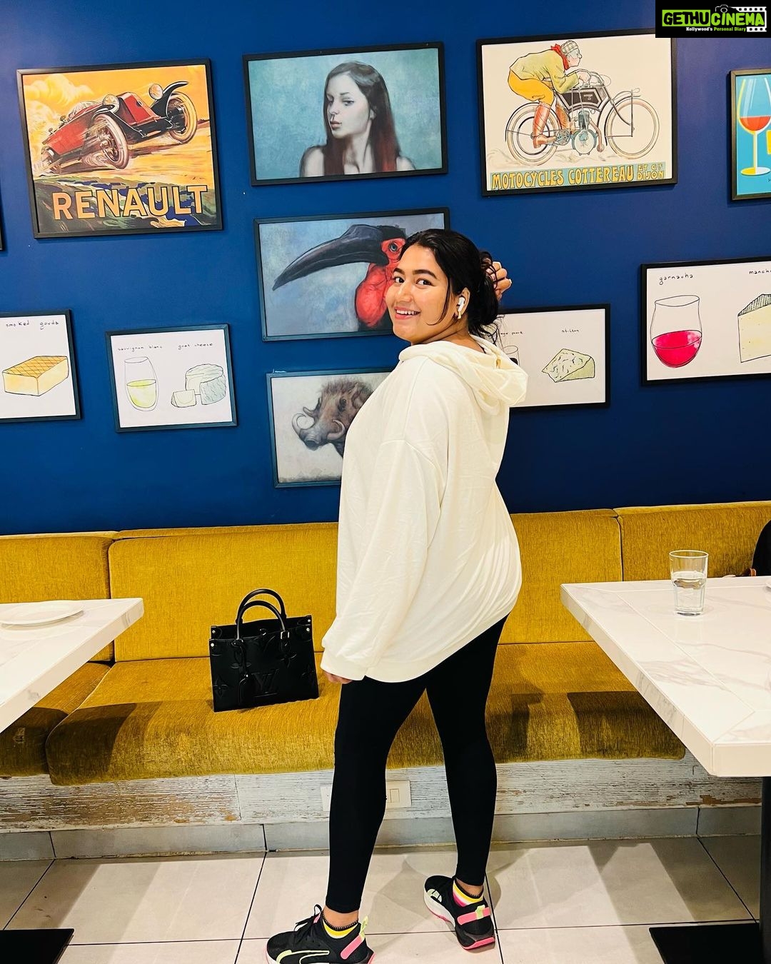 Grace Antony Instagram - Candy’s 🍭 . . . . #casualstyle #graceantony #ootd #hoodie Chennai City