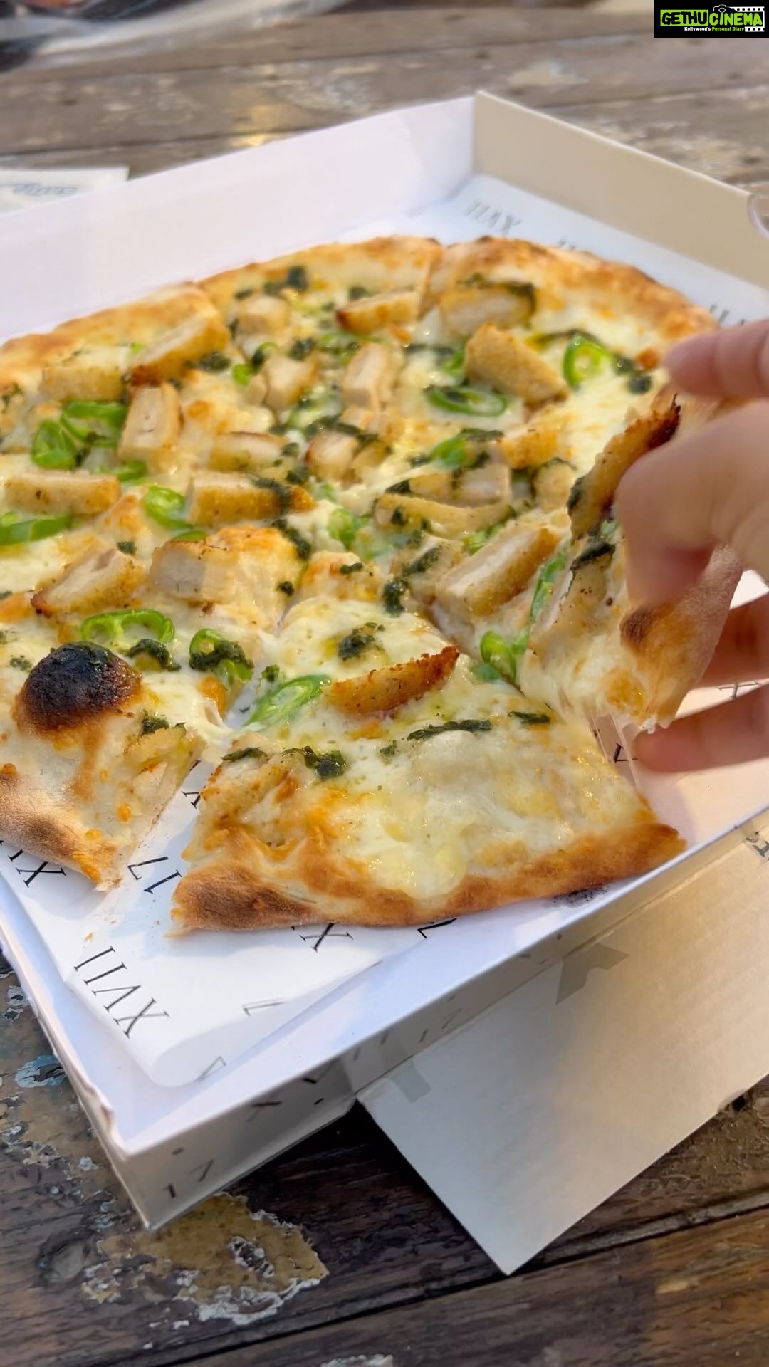 Grace Antony Instagram - OMG 😋 Order please..🍕🍔🧀🍹 . . #food #foodexplorer #foodphotography #foodie #graceantony