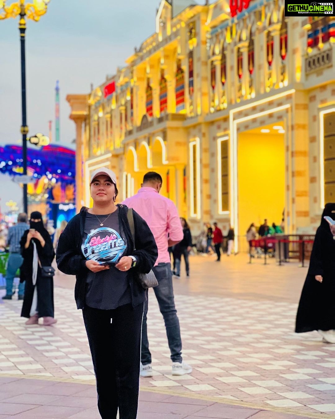 Grace Antony Instagram - Mixed Rainbow 🌈 . . . . . . . 📸 @shamsukotta . . . #vacation #dubai #globalvillage #dubailife #travel #graceantony #nightout #lights Global Village Dubai