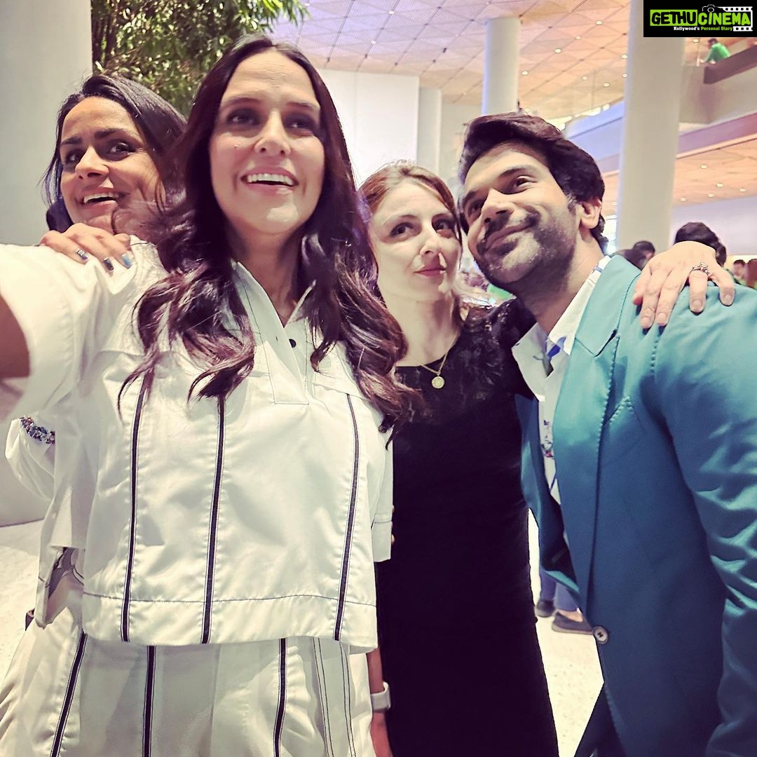 Gul Panag Instagram - And yes @nehadhupia takes the best selfies .ππ»ββοΈππ»ββοΈ Neha is the life of a party and her warmth is infectious. I was glad to slide into position as her +1 as @angadbedi was missing in action. So much to learn from this one . Neha, please oblige with Masterclass.π
@sakpataudi looked stunning as always and is incredible company . She is one of the wittiest people Iβve had the opportunity to meet. And now supremely fit! And yes, even though I have the kindle addition, I will be buying the paper back of her delightful novel β The Perils of Being Moderately Famousβ. @rajkummar_rao is a revelation every time I meet him. Just . So. Cool. @anitadongre we missed taking a picture together.π€¦π»ββοΈ And @punitdmalhotra refused to take a picture. ππ»ββοΈ