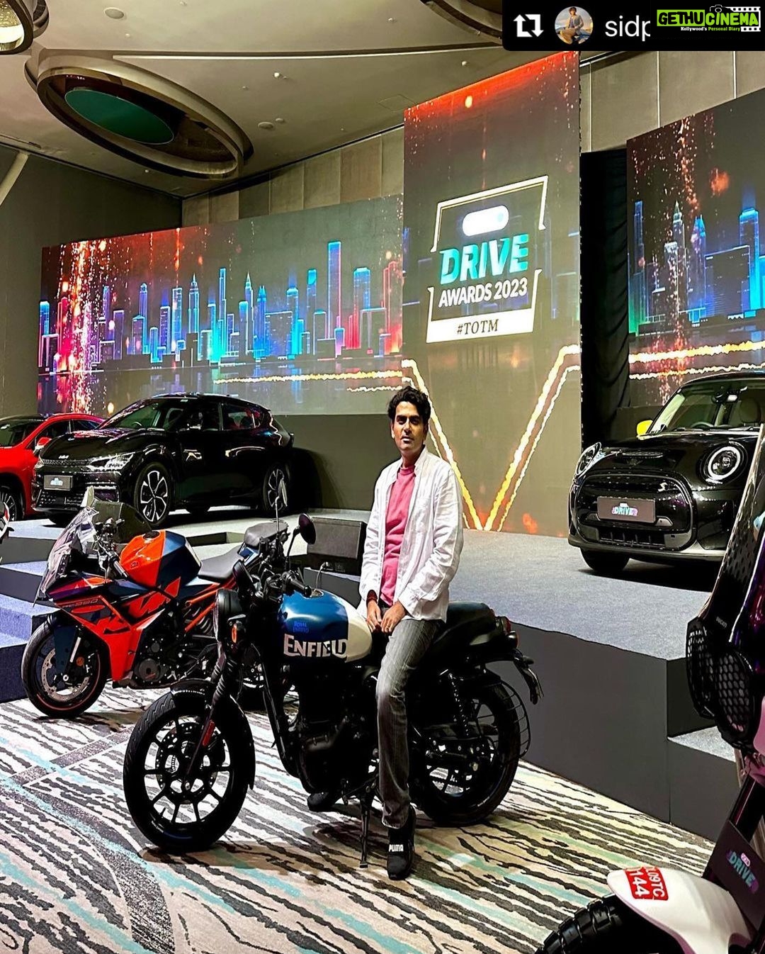 Gul Panag Instagram - Before we cleaned up. #Repost @sidpatankar with @use.repost ・・・ The stage is set! Here we go. Awaiting the arrival of the Indian auto industry now. What a rush! The team’s done an incredible job on the set. And as always we have tried to fit in as many nominees as possible - two and four wheeled! SVP #TOTM #TheOneThatMatters #awards #AckoDriveAwards #honours #cars #bikes #bestofthebest