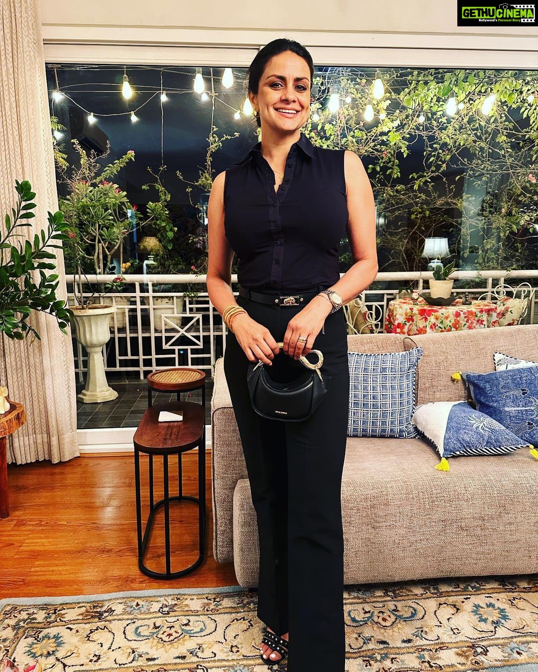 Gul Panag Instagram - I’ve been dying to wear this stunning belt and bag from @anitadongre every since I got it ( after seeing it on the lovely @diamirzaofficial ). I had put this outfit on a hanger ( it takes me a hell of a lot of planning to put an ensemble together, #IYKYN ) for a surprise party I was to attend. Which didn’t happen. 💁🏻♀️ So, finally got a chance to wear it the other day, and had to ask @albeegupta for a photo. Because you know there’s nothing worse than putting yourself together, and not capturing it! Both the belt and bag are vegan leather. And so finely crafted . Anita’s commitment to sustainability is something I have witnessed firsthand over the years. Whether it’s sourcing organic cotton from marginalised cotton growers in Telangana , to supporting artisans across the country to be pushing the envelope on animal friendly accessories . And she practices what he preaches. For over a decade now, I cannot recall Anita carrying a leather bag. And on one of our catch ups over lazy lunches , she spoke of how she admired Stella, McCartney, and how one day she would like to do something similar in terms of accessories. And here we are .😀 I’m so, so proud to have known you over the years and to be able to call you my friend. You’re are a role model @unpluggedanita . ❤️ And yes, our lazy lunch is now overdue.