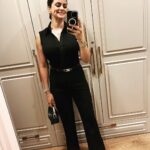 Gul Panag Instagram - I’ve been dying to wear this stunning belt and bag from @anitadongre every since I got it ( after seeing it on the lovely @diamirzaofficial ). I had put this outfit on a hanger ( it takes me a hell of a lot of planning to put an ensemble together, #IYKYN ) for a surprise party I was to attend. Which didn’t happen. 💁🏻‍♀️ So, finally got a chance to wear it the other day, and had to ask @albeegupta for a photo. Because you know there’s nothing worse than putting yourself together, and not capturing it! Both the belt and bag are vegan leather. And so finely crafted . Anita’s commitment to sustainability is something I have witnessed firsthand over the years. Whether it’s sourcing organic cotton from marginalised cotton growers in Telangana , to supporting artisans across the country to be pushing the envelope on animal friendly accessories . And she practices what he preaches. For over a decade now, I cannot recall Anita carrying a leather bag. And on one of our catch ups over lazy lunches , she spoke of how she admired Stella, McCartney, and how one day she would like to do something similar in terms of accessories. And here we are .😀 I’m so, so proud to have known you over the years and to be able to call you my friend. You’re are a role model @unpluggedanita . ❤️ And yes, our lazy lunch is now overdue.