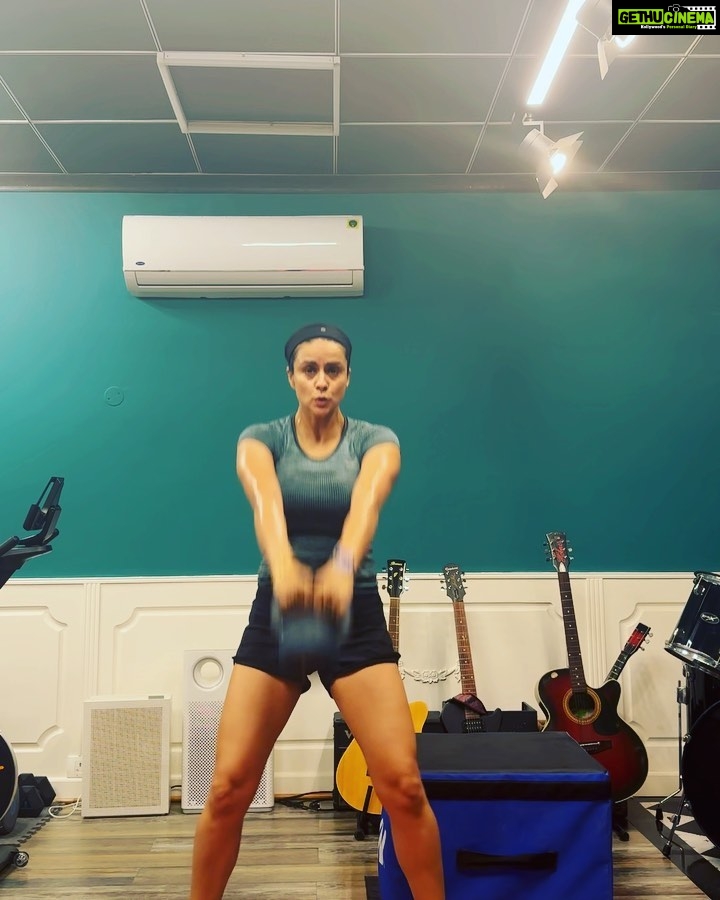 Gul Panag Instagram - Hello Friday! It’s been a good week. Hit all my fitness targets first thing in the morning. Which helped me reinstate and reinforce ‘seizing the day’. A lot better than ‘cease the day’, if you know what I mean. Focusing on Progress not perfection. Being committed to my goals but being flexible I my approach.