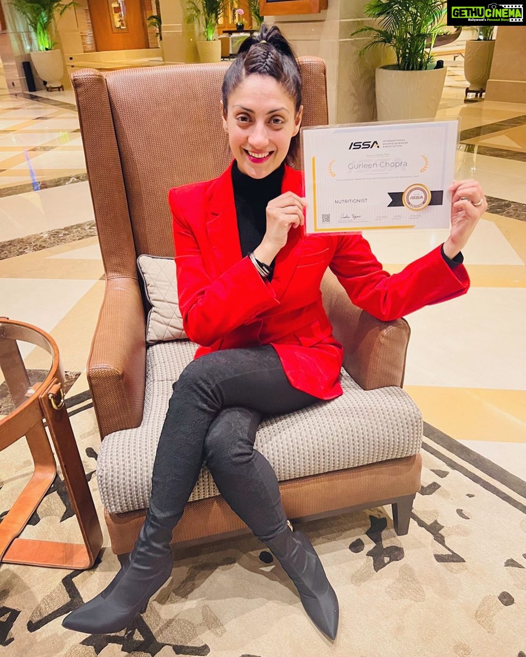 Gurleen Chopra Instagram - When you are so close to your dream and it feels unreal, the happiness is like no other! After a long year of studying and hardwork, I finally got it....A certified Nutritionist from ISSA, USA. When you have love for something in your life, you have passion to learn and know all the details that revolve around it. And with this certification I have learnt how our body works, how it responds to food and how can one get best results in the right way. With knowledge as well as practical experience, you can be the best version of yourself to help the people around you. It wasn't easy but its worth it, i'd like to thank @issa, my family, my friends and you all my extended family who have motivated me to be the better version of my self always. Thank You and wish you all a very Happy Sunday ❤️ #nutritionist #bollywood #actorslife #bollywoodlife #actor #healthcoach #foreverfit #foreverbeautiful #counsellingwithgc #gurleenchoprapunjabiactress California, USA