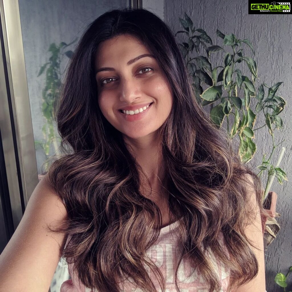 Hamsa Nandini Instagram - Long hair days! . #majormissinghappening #swanstories