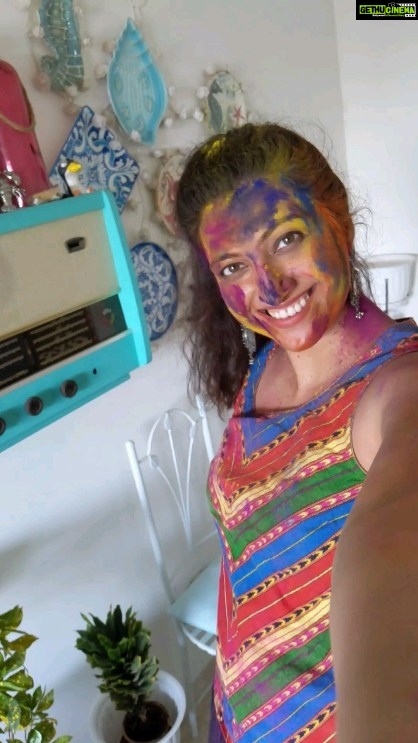 Hamsa Nandini Instagram - 😘 . #happyholi #throwbackreel #tumtum #swanstories