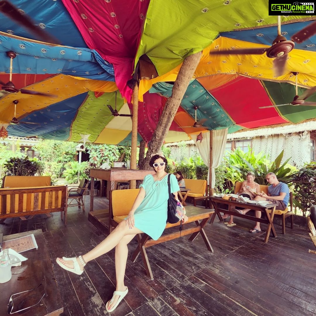 Hamsa Nandini Instagram - Forever flower child ... Rock n roll heart ❤️🔥 . #swanstories