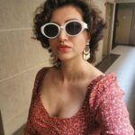 Hamsa Nandini Instagram - When people are like: "Omg I love your curly hair🤌. How do you get it to look like that?" . Step1: wash hair. Step 2: hope for the best 🤞 . #lovemycurls #lovemycurves #swanstories