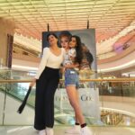 Hamsa Nandini Instagram - An evening with my not so little baby, in Singapore. That smile of yours can never fail to light me up. Happy Birthday Ruhee hee! 😆 . #niecelove❤️ #swanstories Orchard Road Singapore