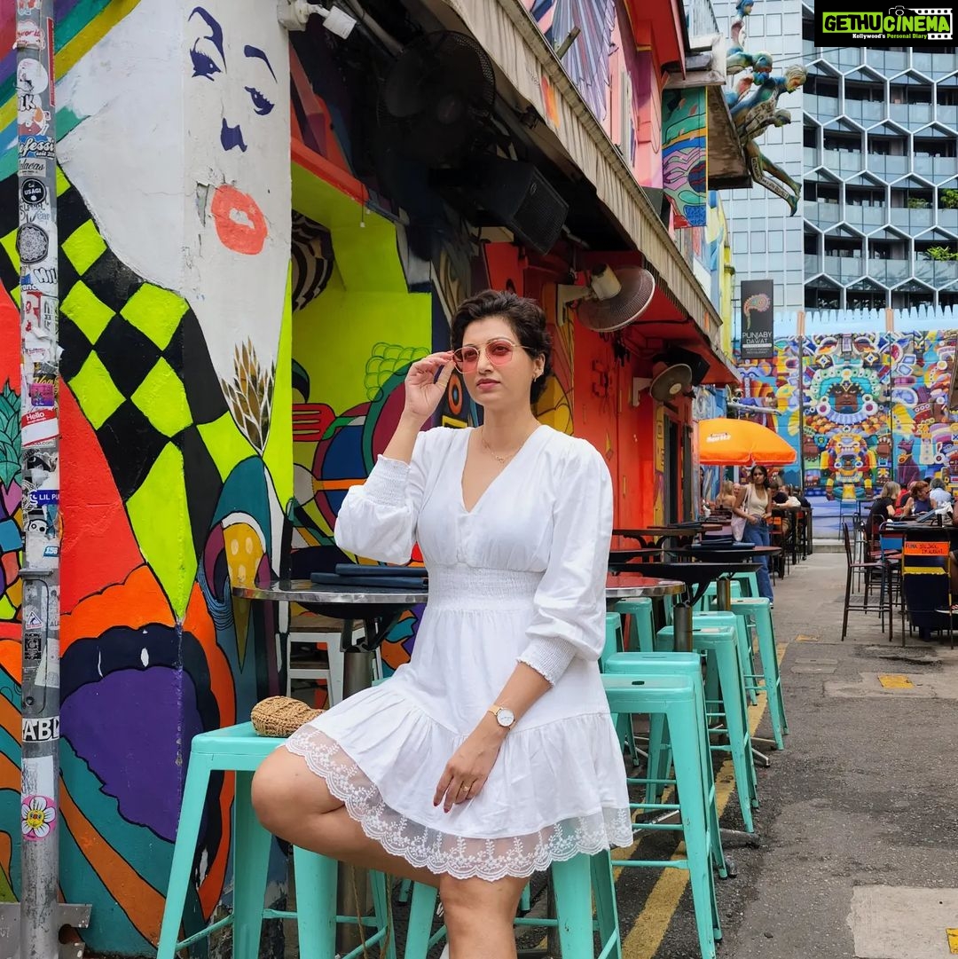 Hamsa Nandini Instagram - Happy Holi, from colorful Singapore! . #swanstories Haji Lane Singapore