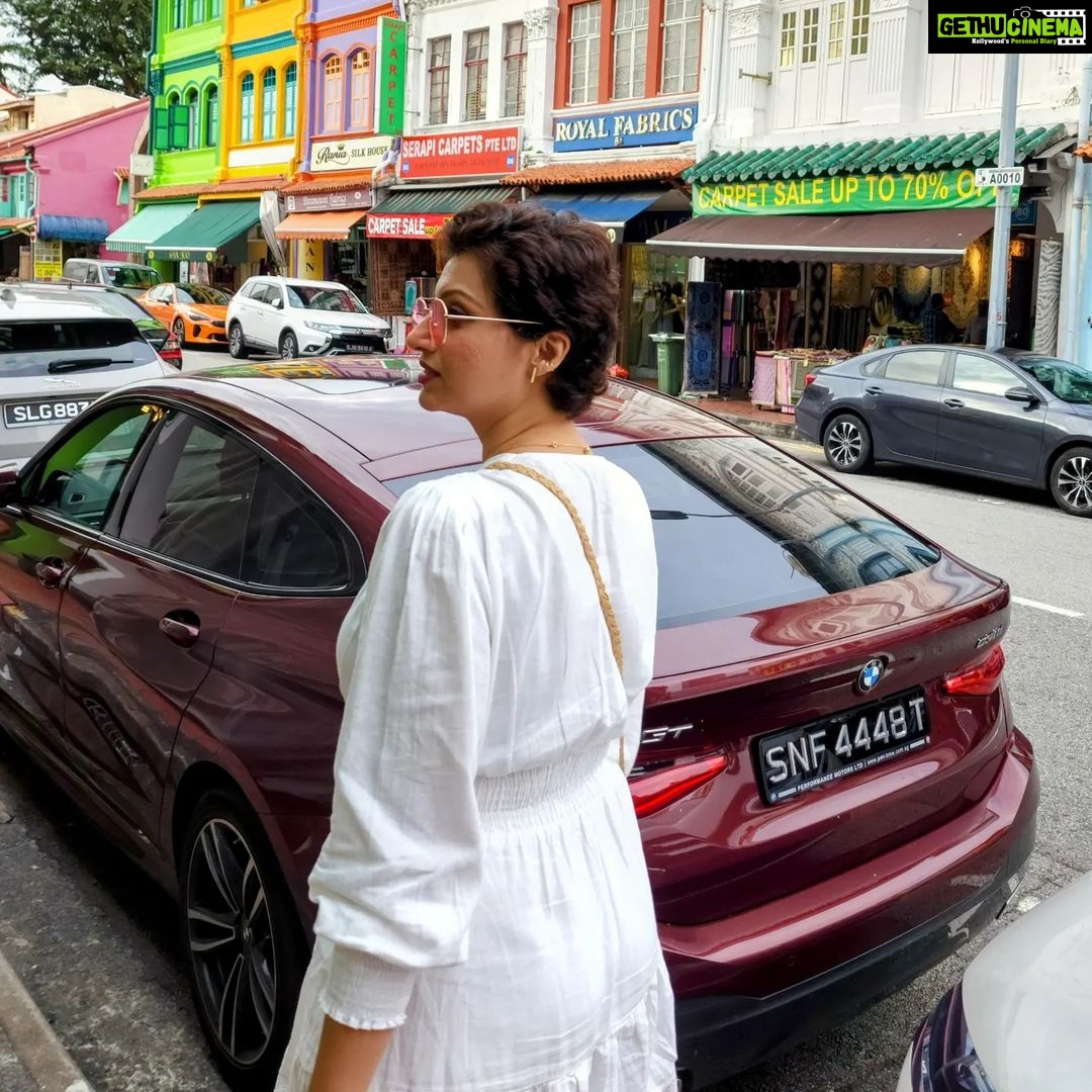 Hamsa Nandini Instagram - Happy Holi, from colorful Singapore! . #swanstories Haji Lane Singapore