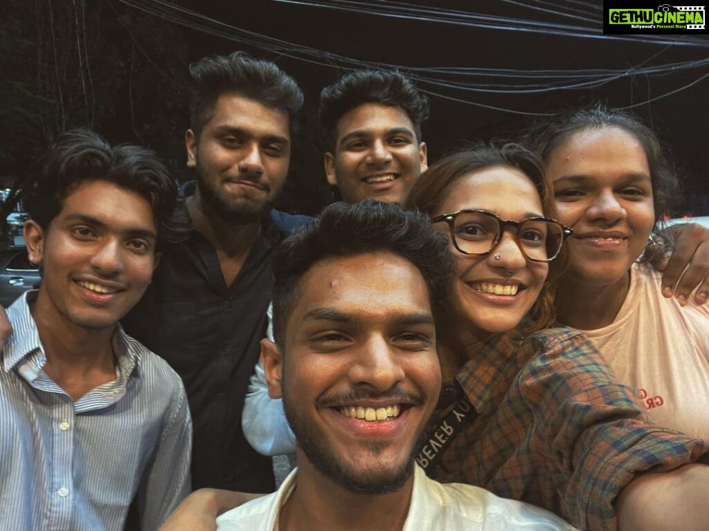 Haniya Nafisa Instagram - Happy group berthedei @ishaan_kandathil @navin_kandathil @immanueljohn_ @innuman22 🤍