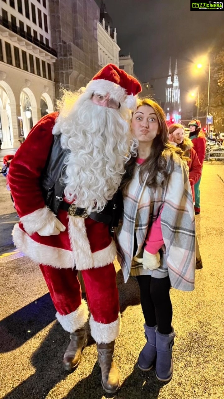 Hansika Motwani Instagram - Merry Christmas ❤️🎄🎅🏻 Vienna, Austria