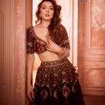Hansika Motwani Instagram - “The best part of being in the industry is that I get to play a different role every day. My job isn’t monotonous and that’s what motivates me to give my best shot”, shares the versatile actor as she gives us an insight into her work as part of the industry. @ihansika ✨ Head to the link in our bio to read the entire story! 🌸 Editor: @lavishakk Photographer: @kadamajay Creative directions and Styling: @shauryaathley Assistant Stylists: @janvhijaiswal @aprajitapuri Editorial Production Coordinator: @chrysallisbarretto Makeup: @makeupbyurmikaur Hair: @artistpoonamsolanki Outfit: @toraniofficial Jewellery: @jaipurgems . . . . . . . . . #WorldofWA #wedadvisor #coverstory #hansikamotwani #torani #coverstar #volume2 #weddingmagazine #trending