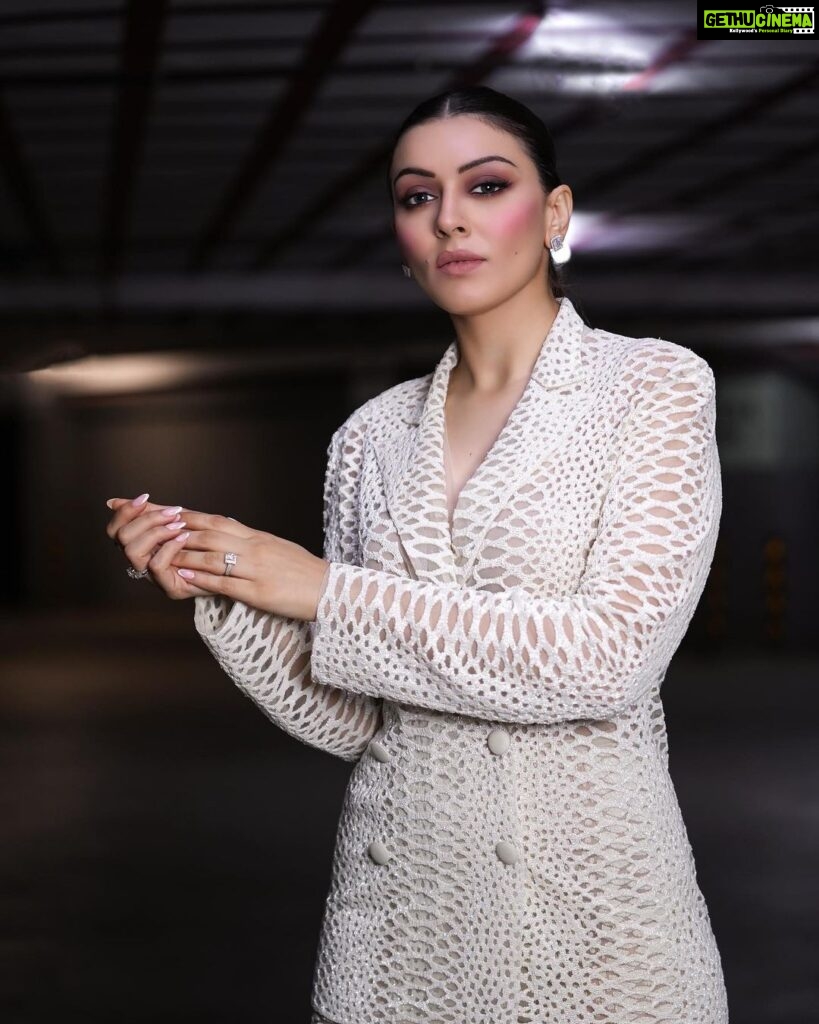 Hansika Motwani Instagram - GQ Ready ✨ • Suit @manishii_official Jewellery @hybajewels Styling @shreejarajgopal Makeup @makeupbyurmikaur Hair @shreyamakeupandhair Photographer @rk.filmz