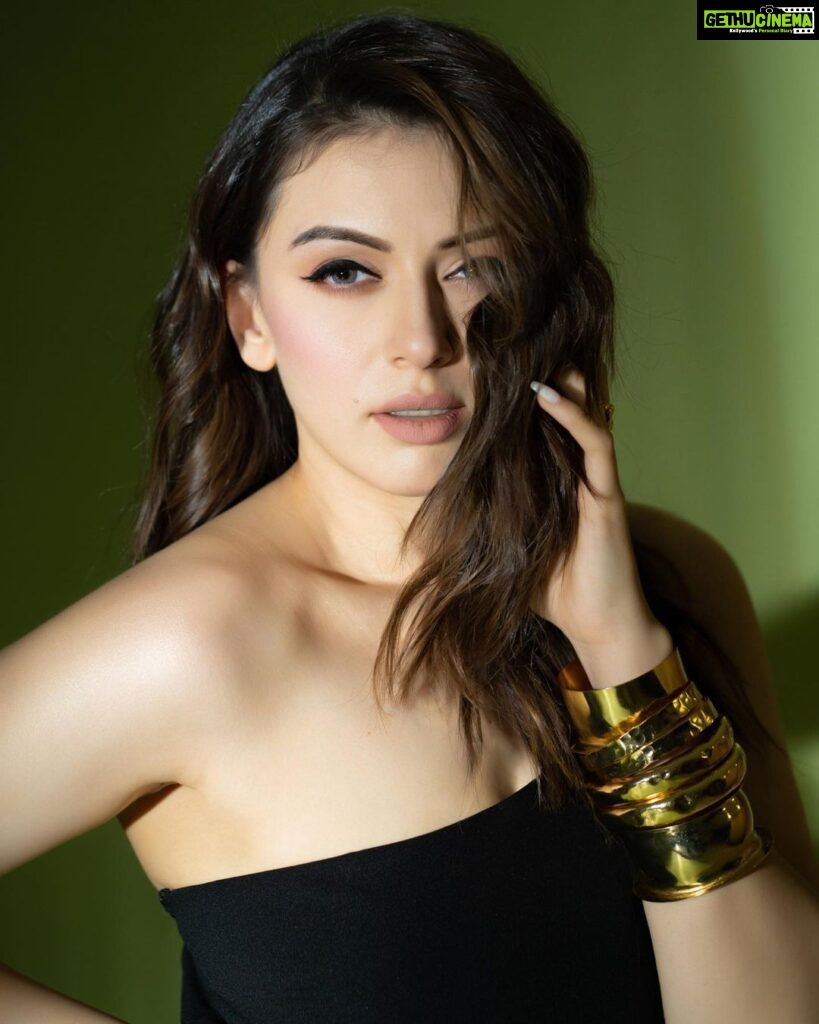 Hansika Motwani Instagram - 🖤