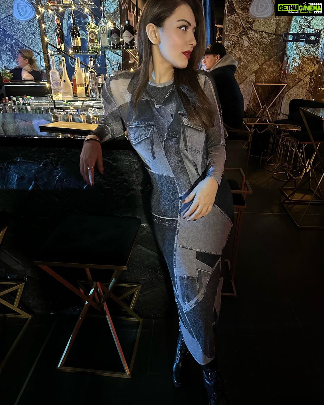 Hansika Motwani Instagram - Chalo we ready for you 2023 . ✨ Prague, Czech Republic