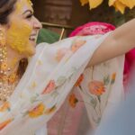 Hansika Motwani Instagram - 💛 • • • Styled by - @mohitrai @aasthasharma @theweddingstyleproject_twsp Assisted by - @dishaalva Outfit - @picchika Jewellery- @mrinalinichandralabel Makeup by - @makeupbyurmikaur @reshmaamerchant Hair by - @rachelstylesmith 📸 @cupcakeproductions13