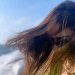 Hansika Motwani Instagram - Blue skies, denim shorts, and some salty hair🌊