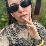 Hansika Motwani Instagram - Looking at you looking at me 😎