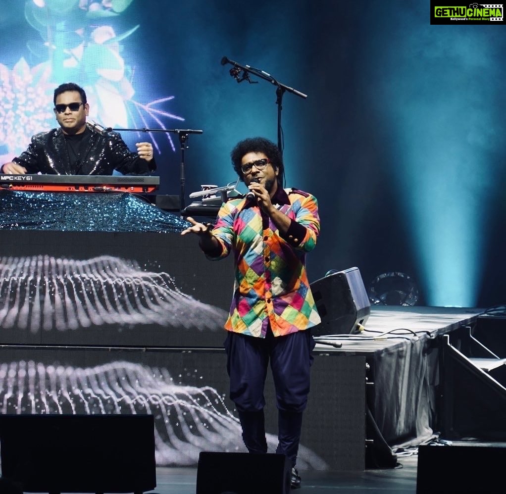 Haricharan Instagram - Dear @arrahman sir, Wishing you the best of Birthdays. Wishing you Peace, Good health and may you push the Limits of Imagination with roots firm on the Ground. Love you 😍