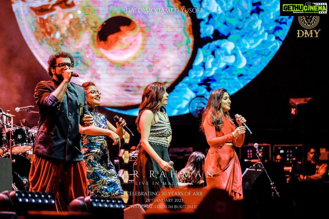 Haricharan Instagram - ๐ฒ๐พ๐ถ @haricharanmusic ๐.๐ฅ.๐ฅ๐๐๐ ๐๐ก ๐๐๐ฉ๐ ๐๐ก ๐ ๐๐๐๐ฌ๐ฆ๐๐ ๐ฎ๐ฌ๐ฎ๐ฏ ๐ฆ๐๐๐ฅ๐๐ง ๐ข๐ ๐ฆ๐จ๐๐๐๐ฆ๐ฆ @arrahman @dmy88_ @f.rahman88 #ARRforDMY #ARRLiveInMalaysia #DMY #DMYConcert