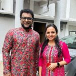 Haricharan Instagram - Attended the 25th Show of the Super Successful Dance Production #SrinivaasaKalyaaNam last night at the Music Academy, Chennai. I have been part of the Beautiful soundtrack for the same which has been composed by the Great Embar Kannan sir @embarkannan featuring some amazing singers and Musicians too. So honoured to have been part of this production by @sridevinrithyalaya @sheelaunnikrishnan and her beautiful team of artists and dancers. Simple and effective production emphasizing the storyline aided by Kannan sir’s divine Music. Was so excited to Dub my voice for the Protagonist Srinivasan himself beautifully Portrayed by bhairavi @misbeehaves98 Sat down for a concert after so long and absolutely loved it. The Music Academy