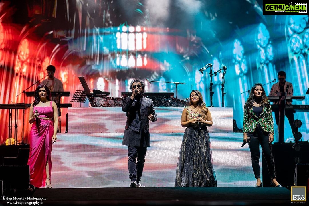Haricharan Instagram - Some Fantastic pictures from the Recent Show at Pune with ARR sir and the whole Gang. Shot amazingly by @mkycollective @bmphotography93 ππ Stage Production and Show Running by @btosproductions