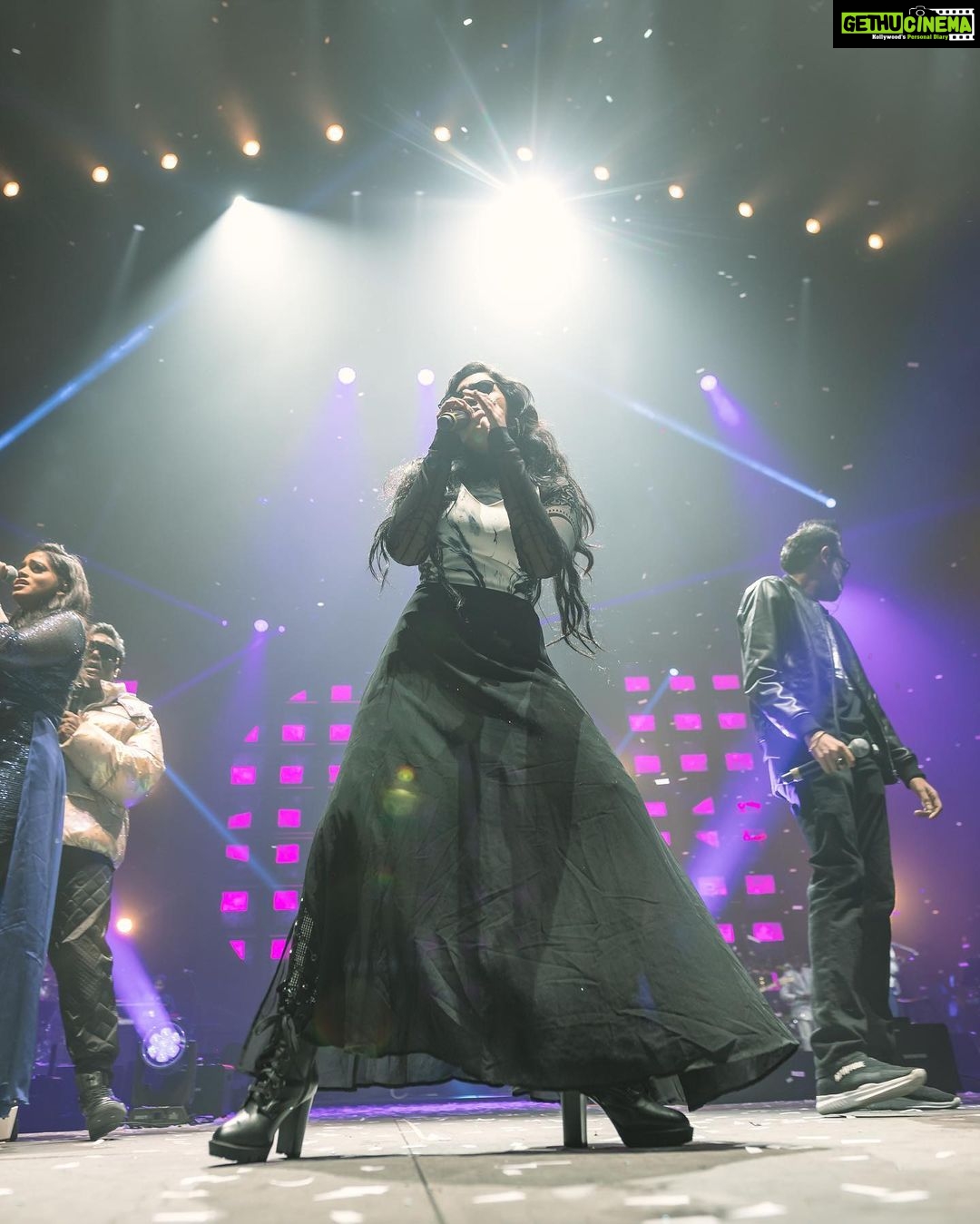 Haripriya Instagram - 🧿✨High on music 🎼🎵 Pics by @photonimage_by_daran Styled by myself . . . . . #haripriyasinger #haripriya #concertdiaries #live #music #onstage #performer #london #explore #peace London, United Kingdom