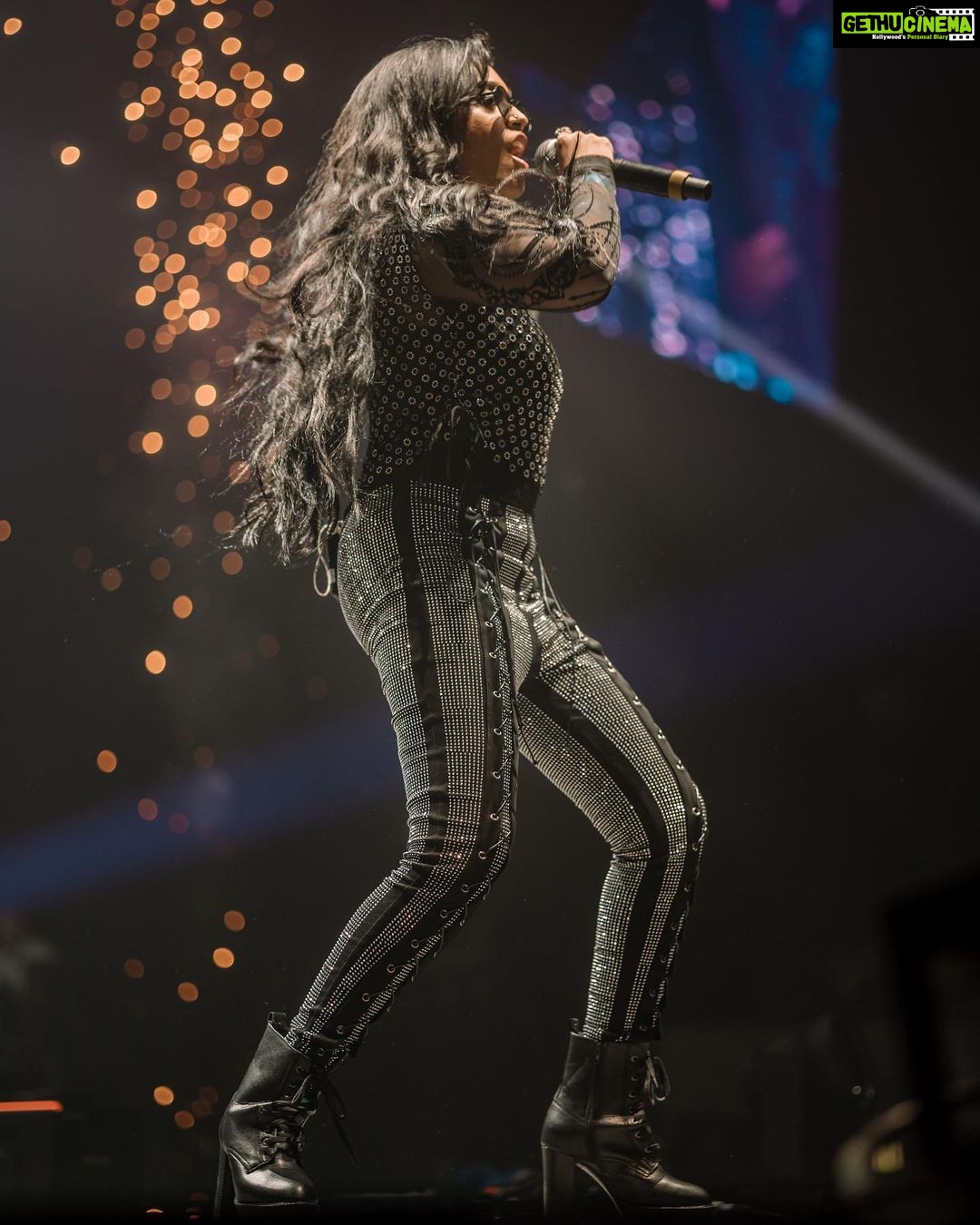 Haripriya Instagram - 🧿✨High on music 🎼🎵 Pics by @photonimage_by_daran Styled by myself . . . . . #haripriyasinger #haripriya #concertdiaries #live #music #onstage #performer #london #explore #peace London, United Kingdom