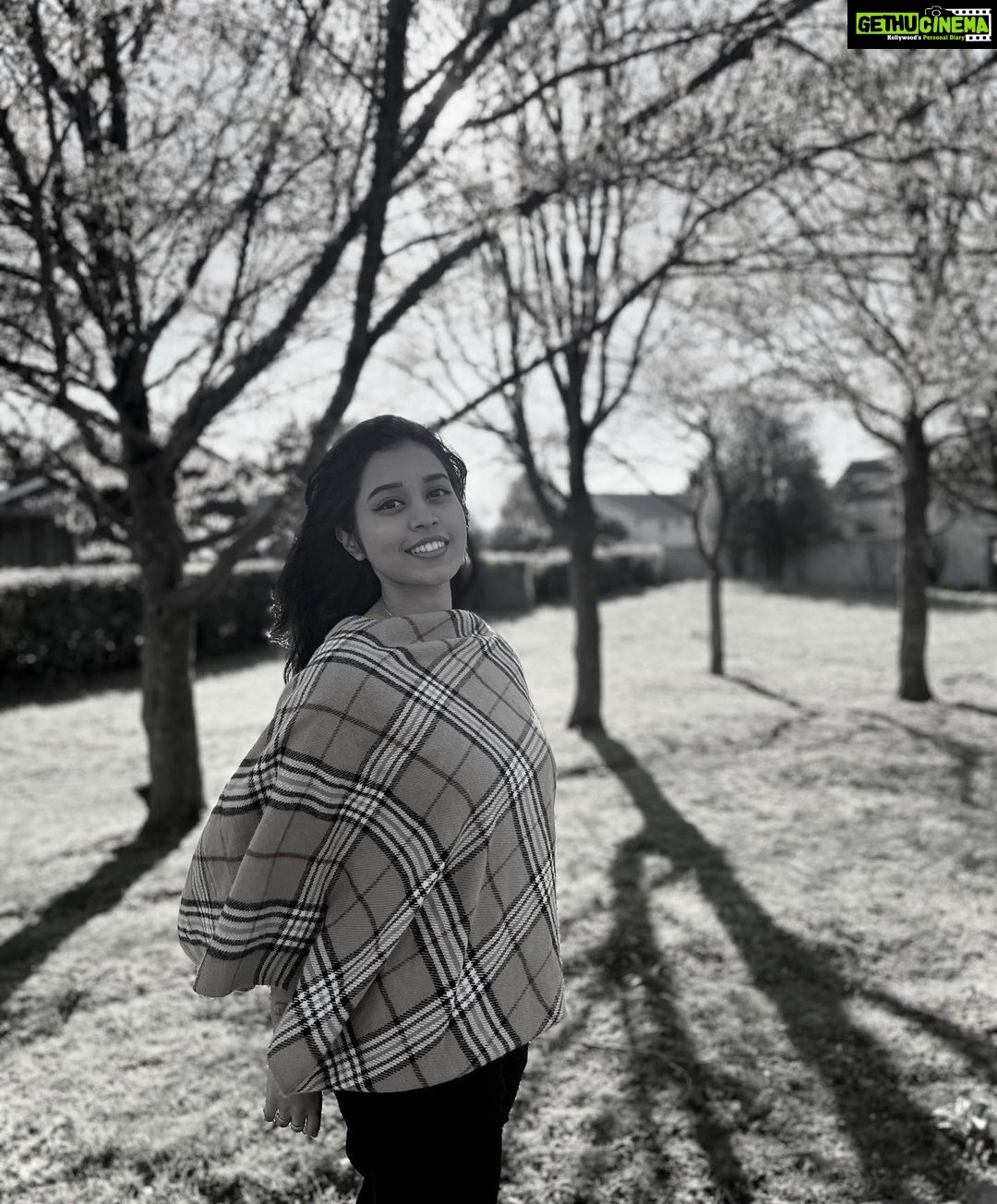 Haripriya Instagram - Birthday month 💚 #paris . . . . #haripriyasinger #haripriya Paris, France