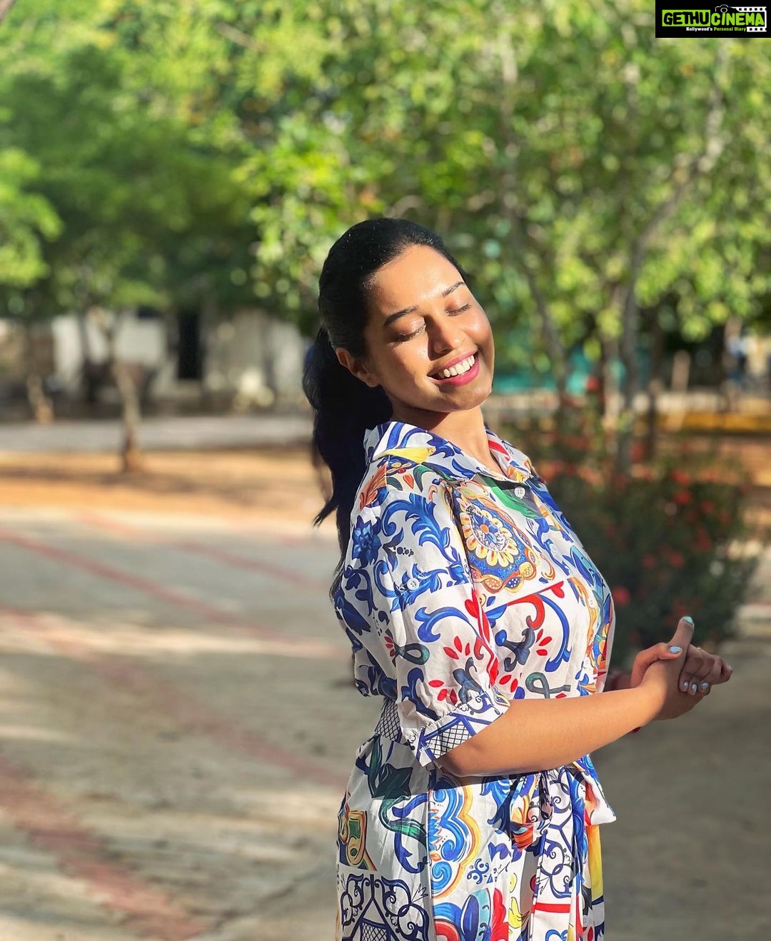 Haripriya Instagram - #Summer 🌞 . . . #haripriya #haripriyasinger