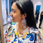 Haripriya Instagram – I see it
I like it
I try it
.
.
.
I Check the price and leave .. yuh 🚶🏻‍♀️ 

#haripriya #haripriyasinger #swarovski #jewelry #instafashion