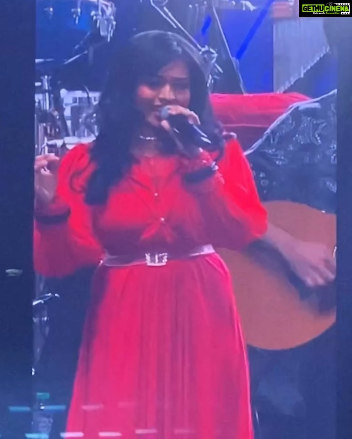 Haripriya Instagram - 🧿Thank you so much for the love malaysia ! ❤️ i’m super blessed to perform along with the legend @jharrisjayaraj grateful for this opportunity sir! 😇 #heartsofharris #harrisjayaraj #haripriya #haripriyasinger #malaysia #music #concertdiaries #tamilsongs #showtime #explore #singer #grateful Axiata Arena