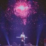Haripriya Instagram - ✨Pictures from u1 live in london Clicked by @photonimage_by_daran ✨ . . . #haripriyasinger #haripriya #yuvan #yuvanlive #u1 #live #concert #music #explore #peace London, United Kingdom