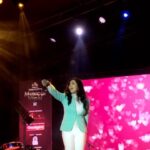 Haripriya Instagram - Vaseegara.. What a classic ! @jharrisjayaraj 🤍✨ Ps: This is my first time ever to sing this song, that too with my fav band. 😇 . . . . #haripriya #haripriyasinger #harrisjayaraj #vaseegara #music #livemusic #tamilsongs #instareels #singers #explore #concert #peace #grateful