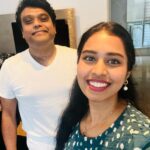 Haripriya Instagram - 🧿Happy birthday @jharrisjayaraj sir! 🤍 ‼️Super happy to be a part of hearts of harris live in KL malaysia this month 21st at axiata arena‼️ . . #harrisjayaraj #harris #haripriya #haripriyasinger #kualalumpur #malaysia