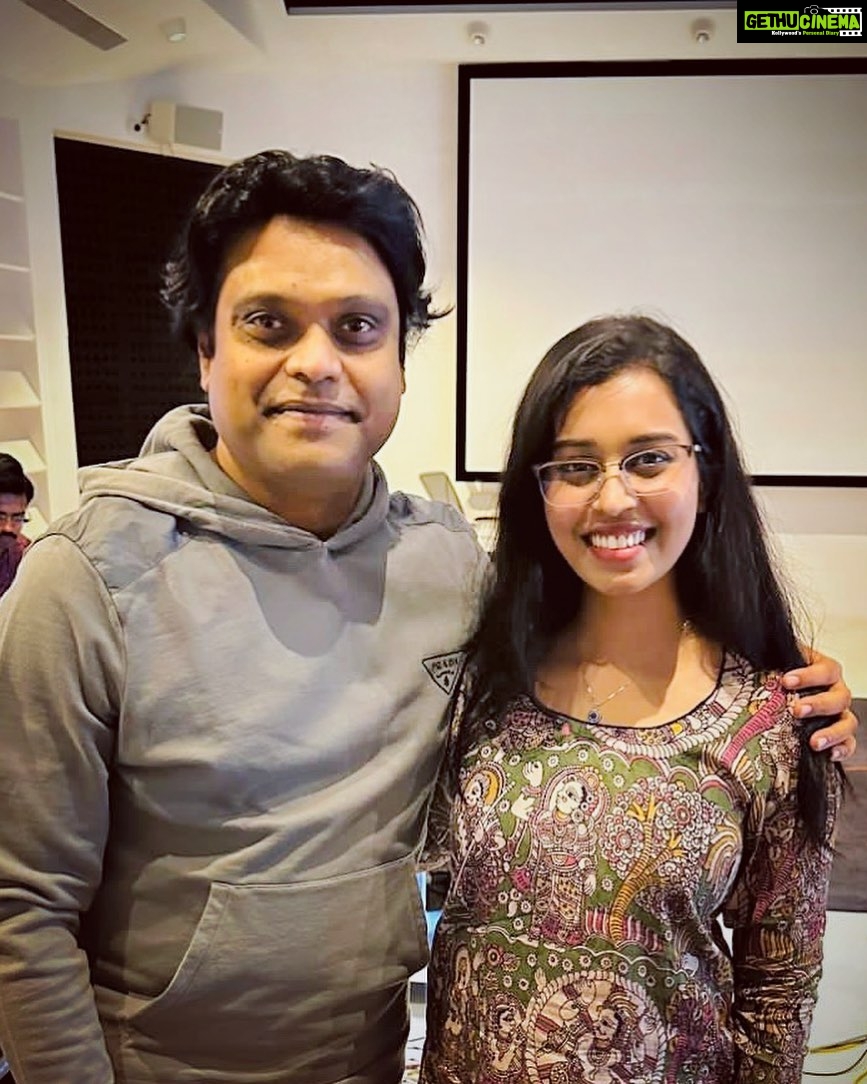 Haripriya Instagram - Grateful for the opportunity! ππ§Ώ Thank you dear @jharrisjayaraj sir. Cant wait to perform at malaysia for hearts of harris 3.0&4.0. πΆπ€