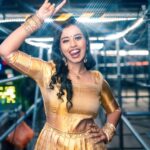 Haripriya Instagram - 🧿 Clicks by @alagaanstudios 📸✨ @distinctcommunications . . . . . #Haripriya #haripriyasinger #live #concert #concertdiaries #backstage #music #ootd #traditional #peace #instafashion #explore Axiata Arena