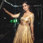 Haripriya Instagram - 🧿 Clicks by @alagaanstudios 📸✨ @distinctcommunications . . . . . #Haripriya #haripriyasinger #live #concert #concertdiaries #backstage #music #ootd #traditional #peace #instafashion #explore Axiata Arena
