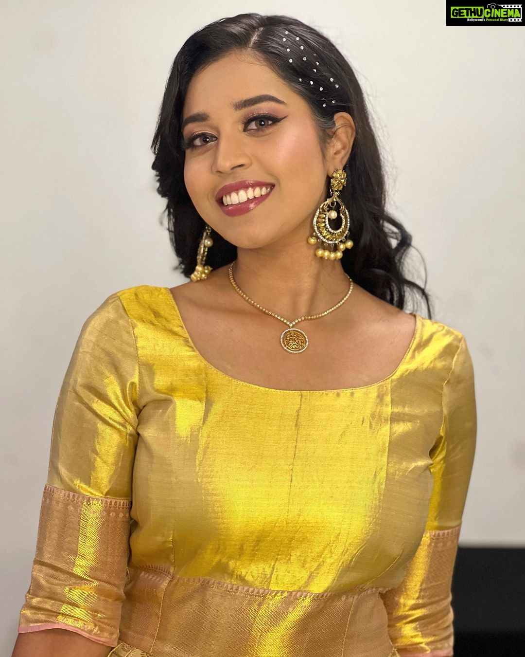 Haripriya Instagram - Concert Outfits by talented @zob.ha 🤍 . . . . #haripriyasinger #Haripriya #outfit